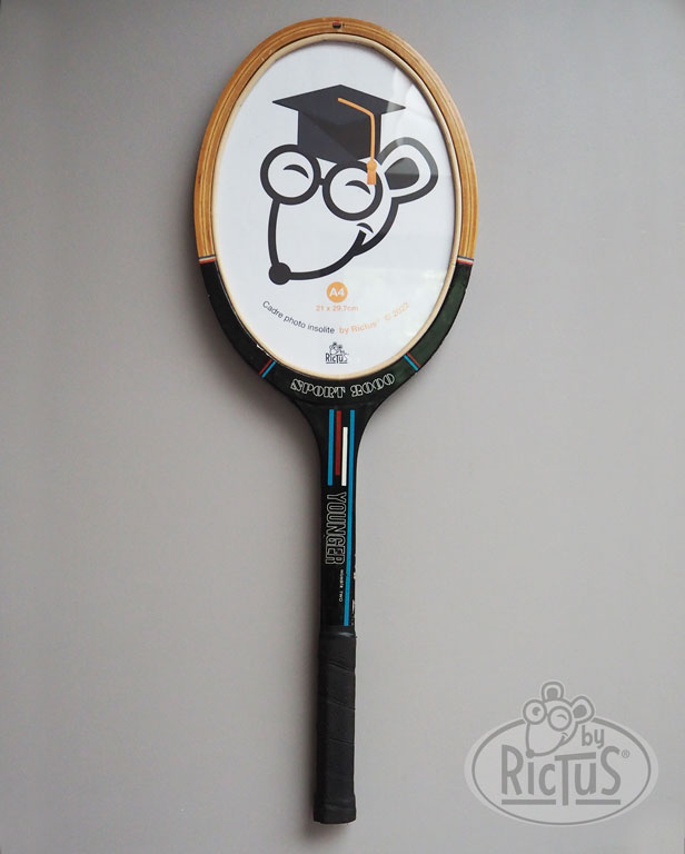 Raquette de tennis vintage Sport 2000 transformée en cadre photo