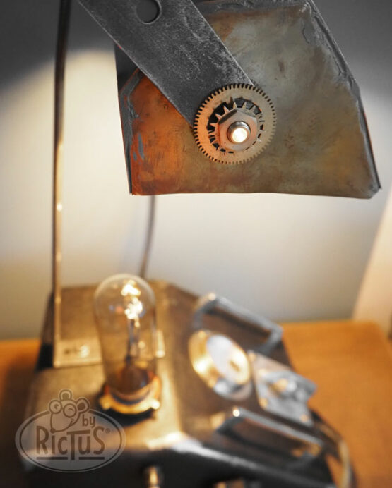 Lampe récup voltmètre détail