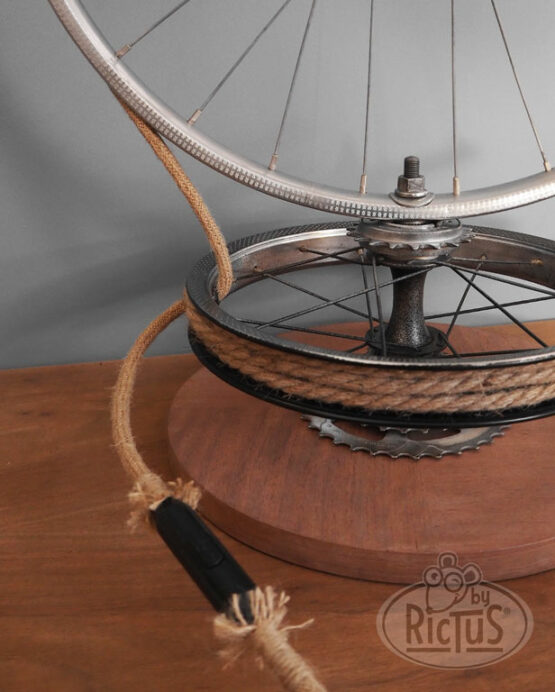 Lampe roue de vélo récup