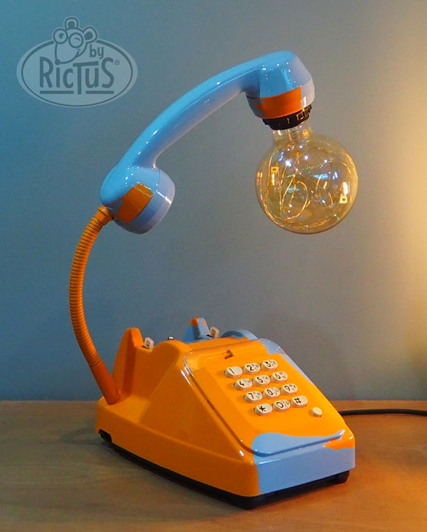 Téléphone en lampe à poser