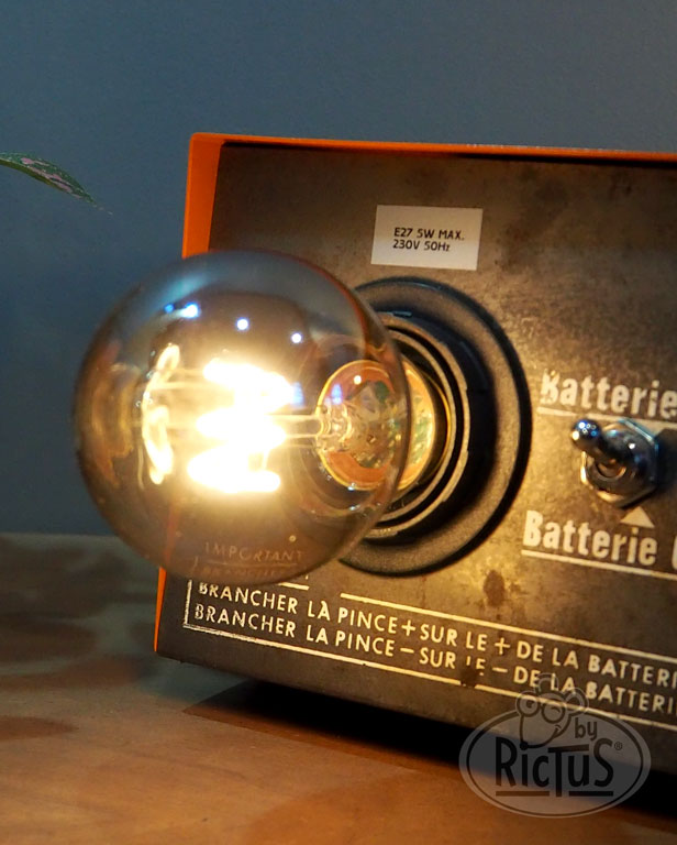 Chargeur de batterie lampe – Image 3